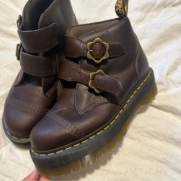 Dr. Marten Devon flower buckle - Picture 2 of 6